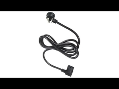 L'angle de gauche (90°) NEMA 5-15P à la corde d'alimentation IEC C13