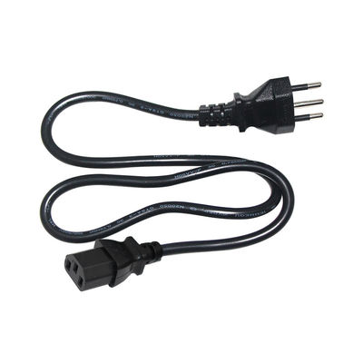 Le câble électrique brésilien à 3 broches connecteur IEC C13 10A 250V