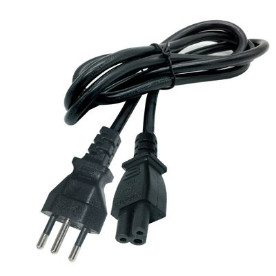Le câble électrique brésilien à 3 broches connecteur IEC C13 10A 250V