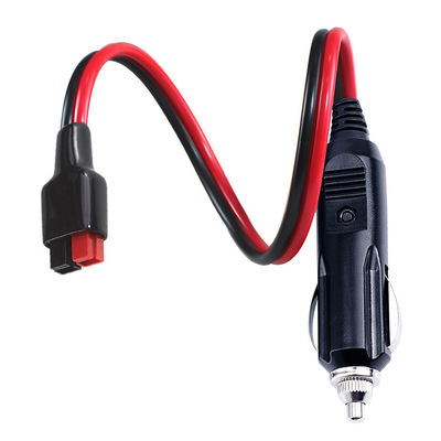 Plug pour allume-cigare 15 ampères câble d'énergie solaire avec adaptateur de port standard.