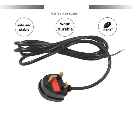 H05vv-f 3*0,5mm2/0,75mm2 IEC Tête féminine Type UK 3 câbles à pointe pour connecteur PDU de bureau