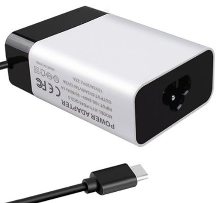 Chargeur d'ordinateur portable universel Iec C6 avec entrée de type C avec sortie de 45W et recharge rapide 3.0