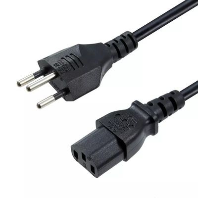 Le câble électrique 10A 250V de type suisse SEV 1011 J à la CEI C13