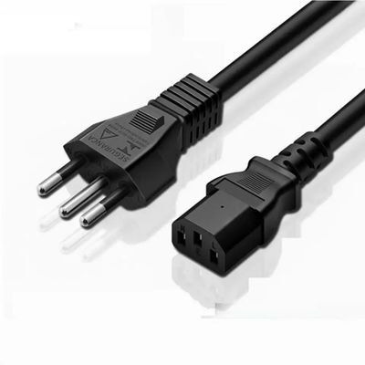Le câble électrique 10A 250V de type suisse SEV 1011 J à la CEI C13