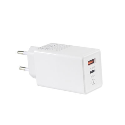 Laptop QC type C double chargeur PD 65W sortie 15V 3A pour une charge rapide Adapteur de voyage
