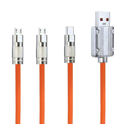 Cable de charge multi-appareils certifié CE avec 3 ports de charge simultanés et cordon tressé en nylon durable