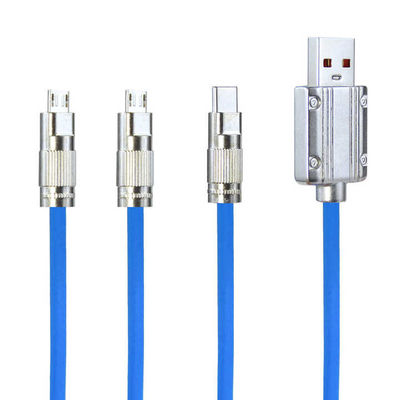Cable de charge multi-appareils certifié CE avec 3 ports de charge simultanés et cordon tressé en nylon durable