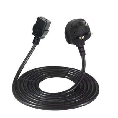 Royaume-Uni à C19 câble de câble électrique pour centres de données 16A 250V 14AWG 1.2M noir BS1363 Sécurité certifiée