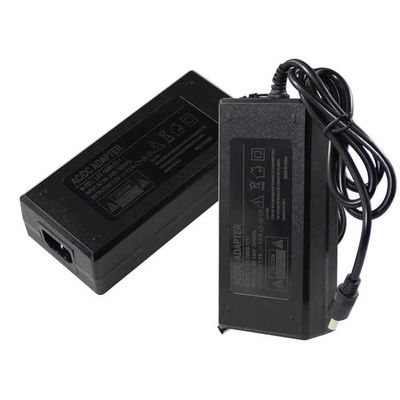 Voltage d'entrée large 240v 100 C14/C8/C6 Adaptateur électronique Ports CC multiples 5.5*2.1 120W Puissance 240V Pour la vente en gros