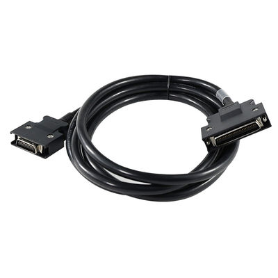 DB - 25 mâle à DB - 50 mâle câble de 1,2 pi protégé pour les équipements industriels / systèmes d'essai (25 - 50 épingles de conversion)