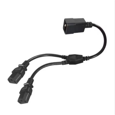 Cable de séparation électrique C20 à C13 double 250V 15A pour les centres de données