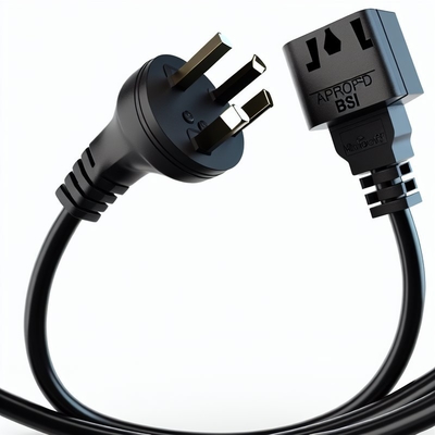 Cordon d'alimentation UK 3 broches vers 2x IEC C13 H05VV-F 0.75mm2