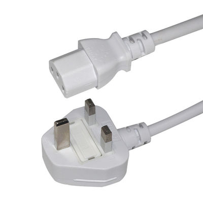 B1363 PDU avec sortie 5M rewirable et câble d'alimentation britannique C13 BS type bout mâle