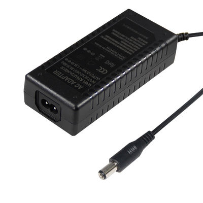 Adaptateur d'alimentation universel de 54V 1.3A 70W avec certification CE FCC RoHS